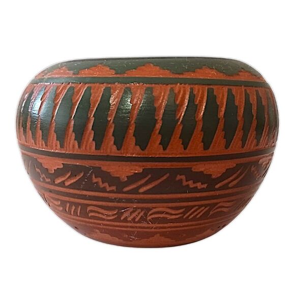 Navajo Etched Pottery Bowl Pot Mini Red Clay Native American Signed RV Handmade. - Picture 7 of 15
